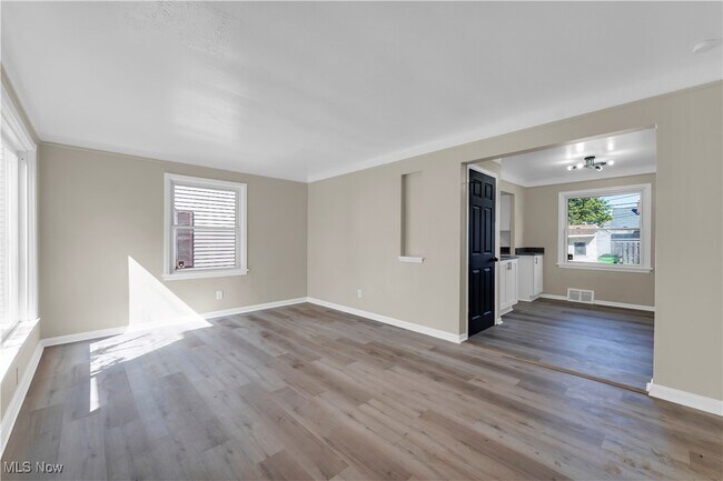 Foto del edificio - 12903 Rockside Rd