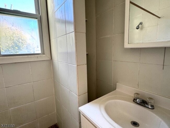 Foto del edificio - 793 E 19th St