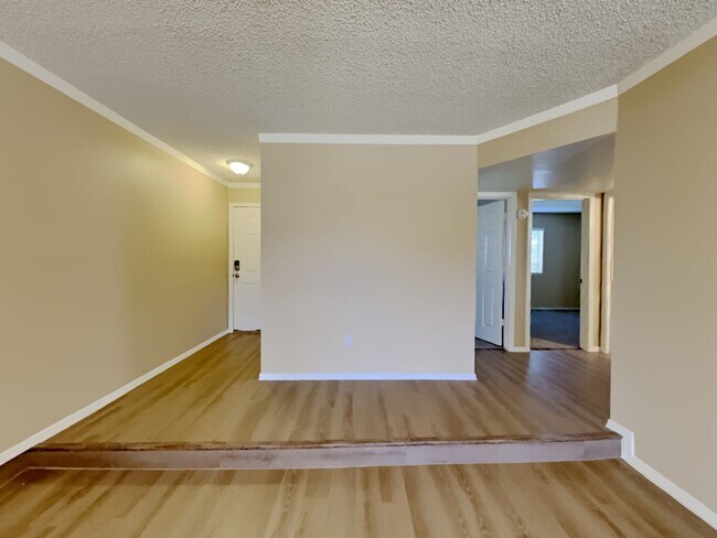 Building Photo - 6129 W Tierra Buena Ln