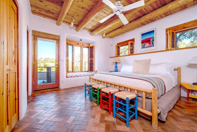 Foto del edificio - 1015 Foothills Trail