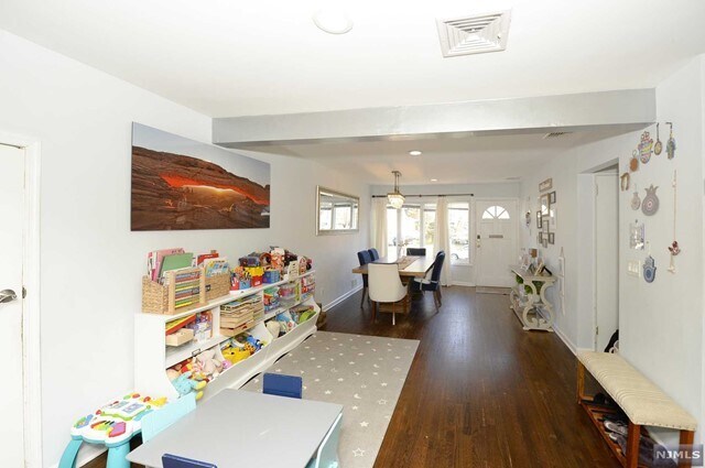 Foto del edificio - 16-02 Jordan