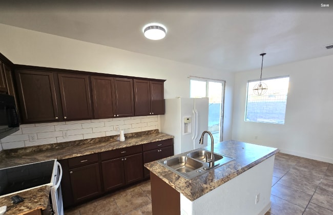 Building Photo - 5117 S 15th Pl