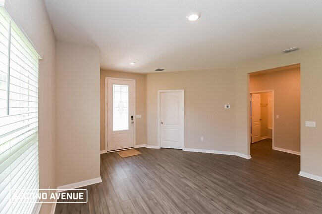Building Photo - 457 Falcon Ridge Rd