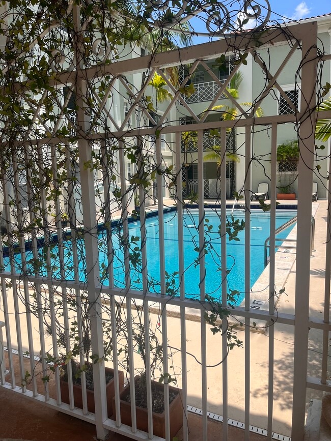 Building Photo - 45 Antilla Ave