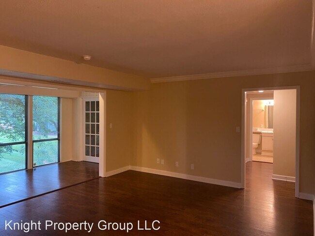 Building Photo - 2 br, 1.5 bath House - 2998 Carriage Dr