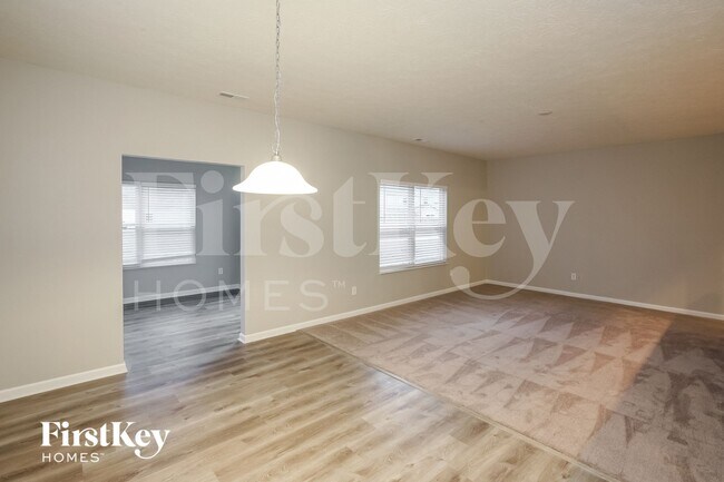 Building Photo - 897 Adena Ln