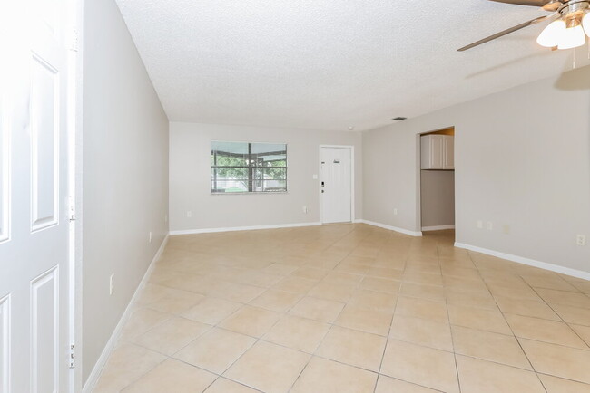 Building Photo - 5800 Sunset Blvd