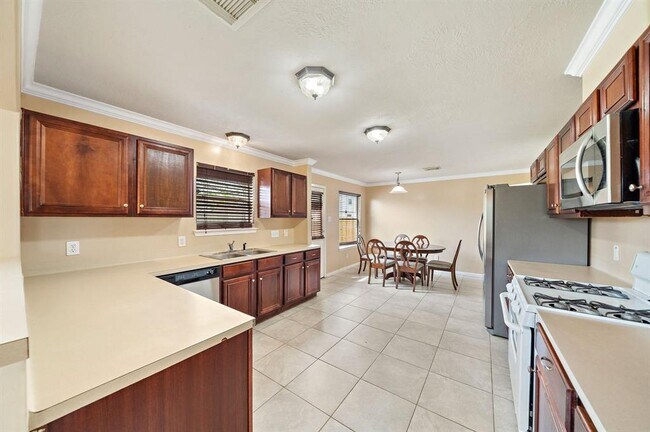 Foto del edificio - 6503 Holly Cove Ln