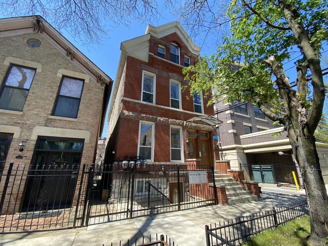 Primary Photo - 1546 N Mohawk St