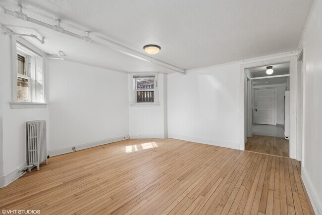 Building Photo - 6354 N Leroy Ave