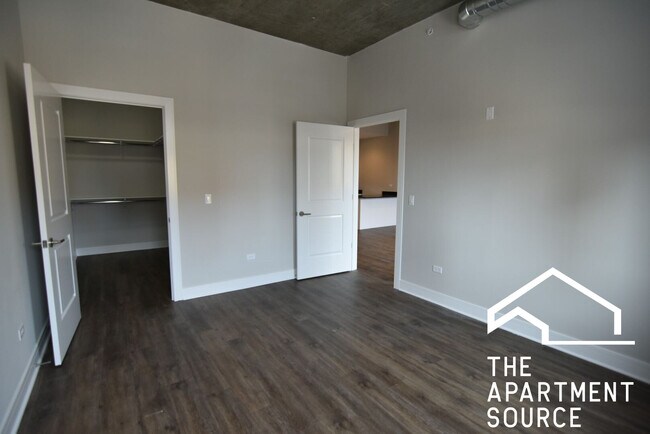 Foto del edificio - 3833 N Broadway