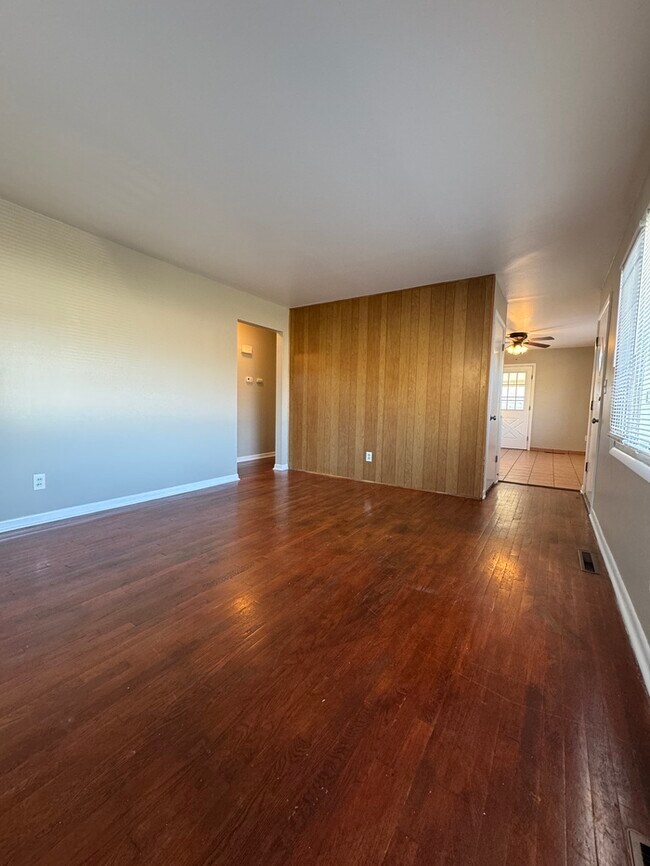 Foto del edificio - 2103 Eden Ave