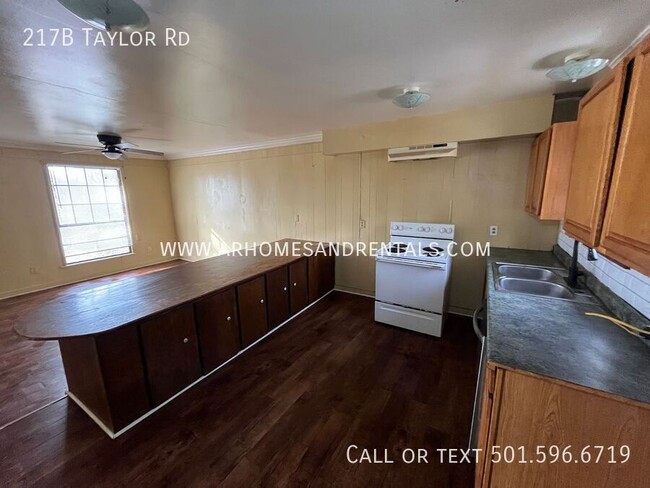 Foto del edificio - 217 Taylor Rd