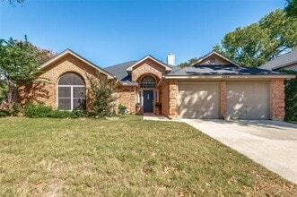 Building Photo - 2608 Glenridge Dr