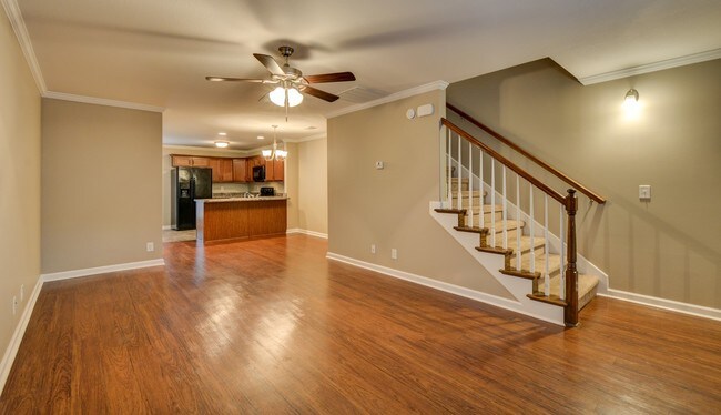Building Photo - 320 Sam Houston Cir