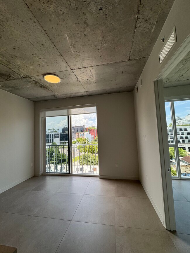 Photo - 171 NW 27th St (Miami, FL) Apartment