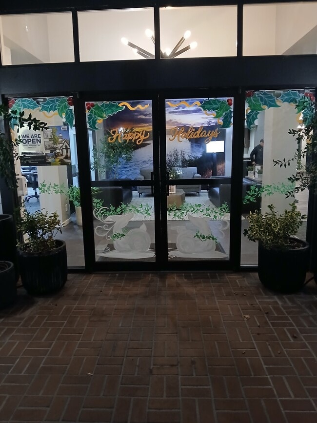 Building Photo - Huntington