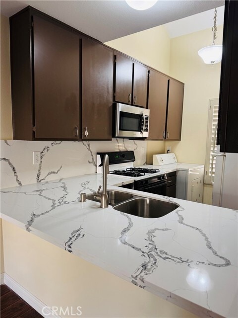 Building Photo - 43 Tangelo