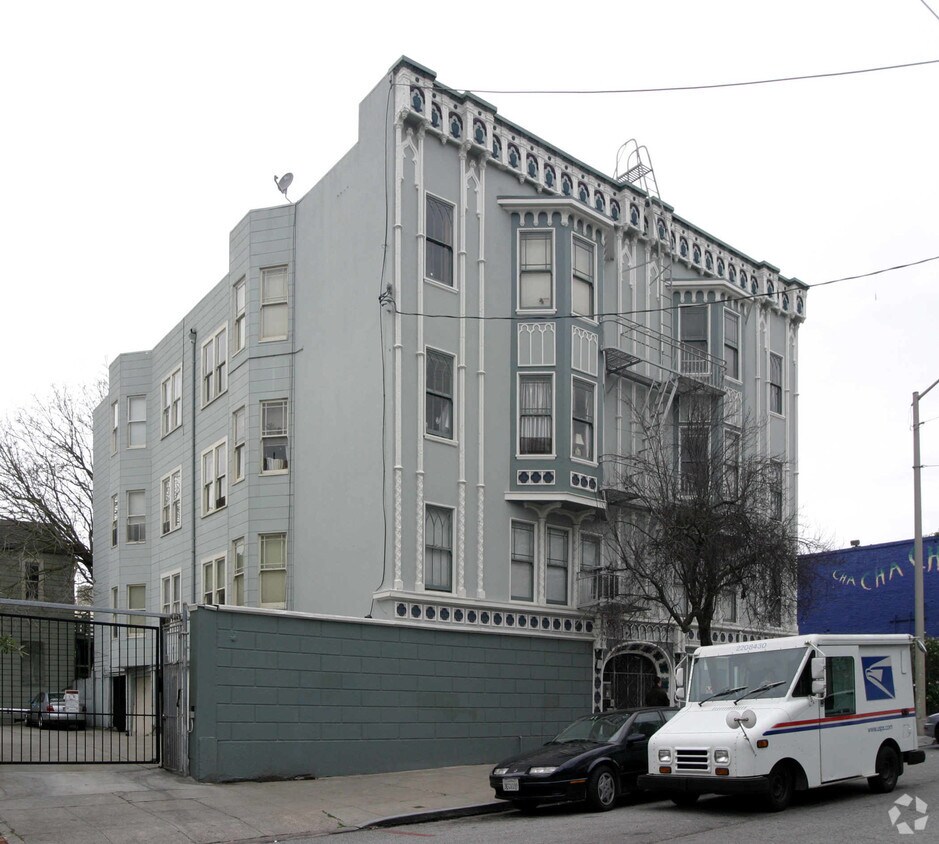 Building Photo - 625 Shrader St