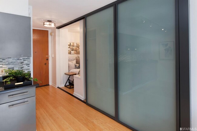 Foto del edificio - 1001 Pine St