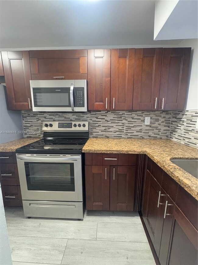 Foto del edificio - 9220 Fontainebleau Blvd