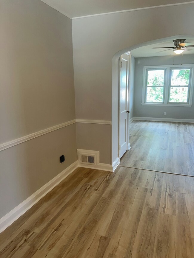 Building Photo - 526 Parksley Ave