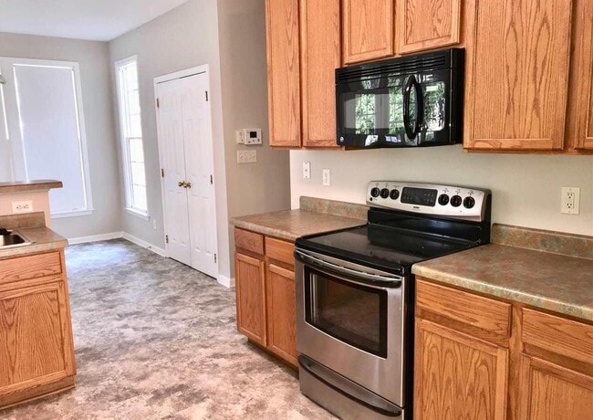 Building Photo - 5013 Amberfield Way