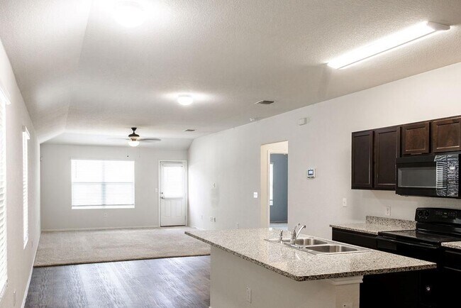 Building Photo - 14915 Talus Rd