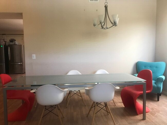 Foto del edificio - 3740 Pintail Dr