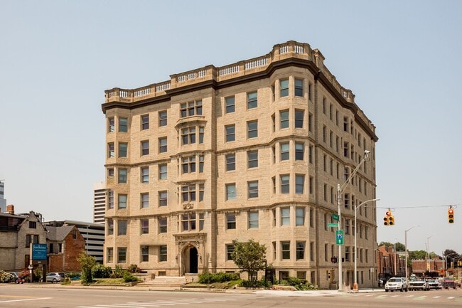 Building Photo - The Palms