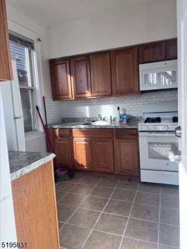 Foto del edificio - 968 W Grand St