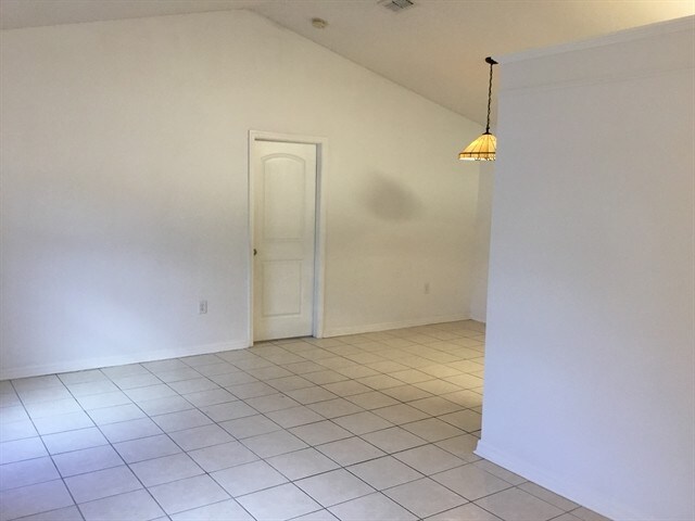 Building Photo - 1006 Gage Avenue
