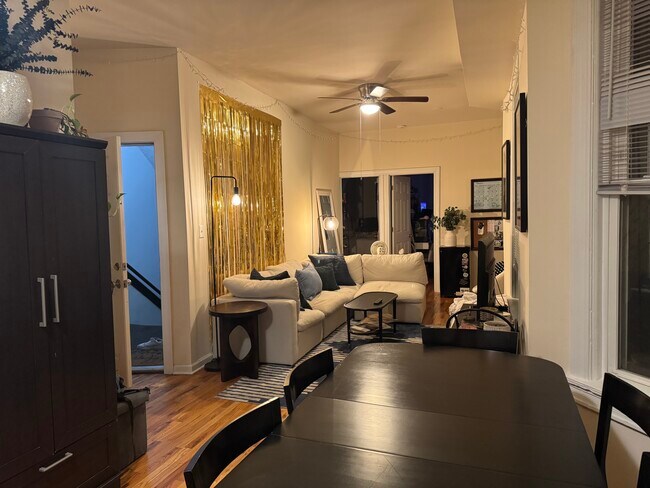 Foto del edificio - 2614 N Racine Ave