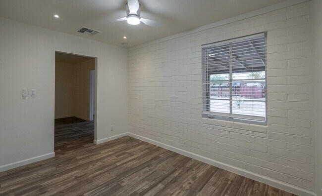 Foto del edificio - 4621 N 27th Dr
