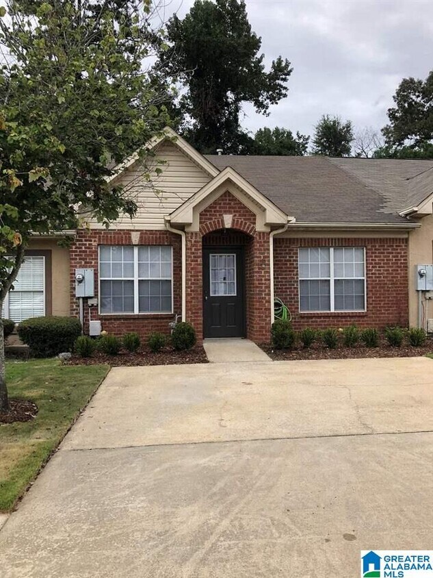 2827 Southwood Trail, Bessemer, AL 35022 Townhome Rentals in Bessemer