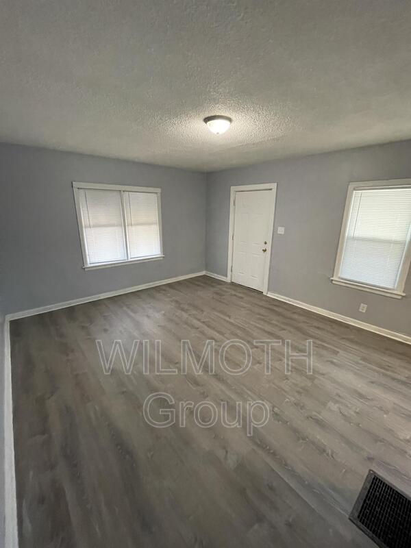 Foto del edificio - 2867 East Brookside Avenue - 1