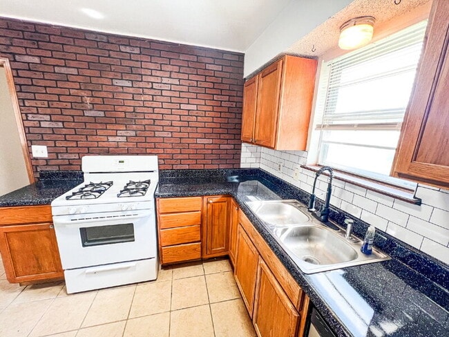 Foto del edificio - 817 W Walnut St