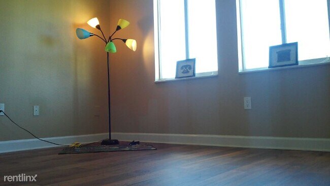Foto del edificio - 2 br, 2 bath Condo - 833 Lowell Blvd D12 U...