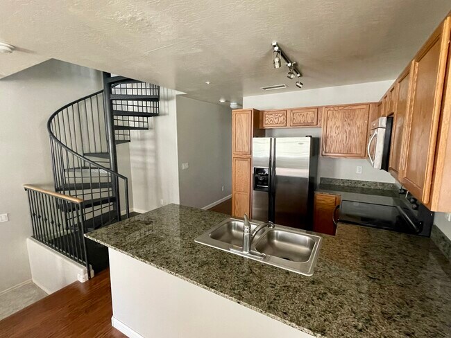 Foto del edificio - 4200 E Jasper Dr
