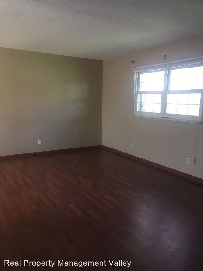 Building Photo - 3 br, 2.5 bath House - 2313 South Walnut
