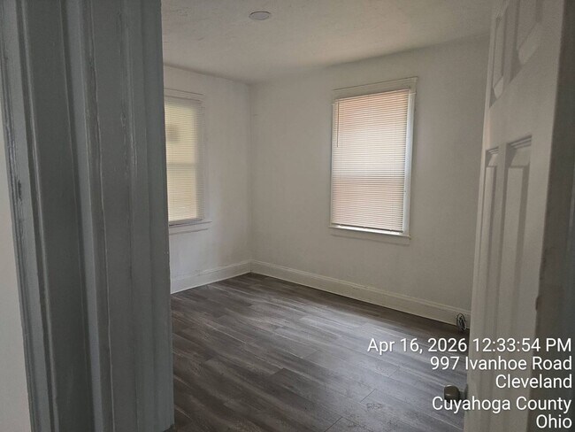 Foto del edificio - 15322 Yorick Ave