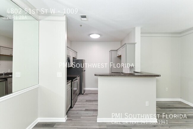Foto del edificio - 4802 51st St W
