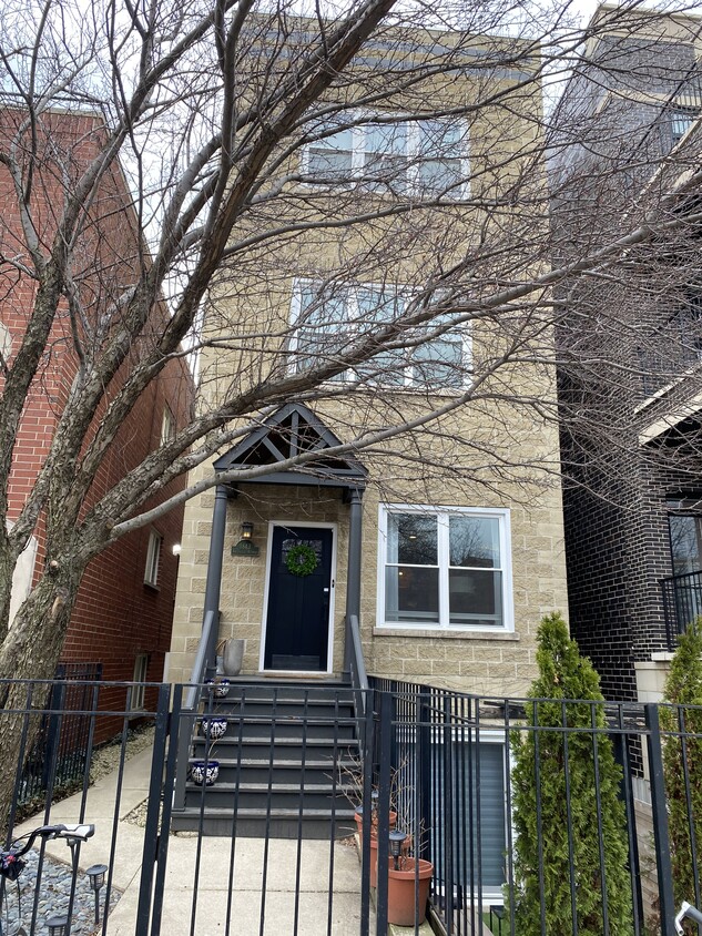 Front of building. Owner’s unit has private side entrance - 1843 N Sheffield Ave