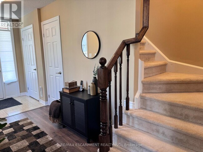 Photo du bâtiment - 3112 Cornell Cmn