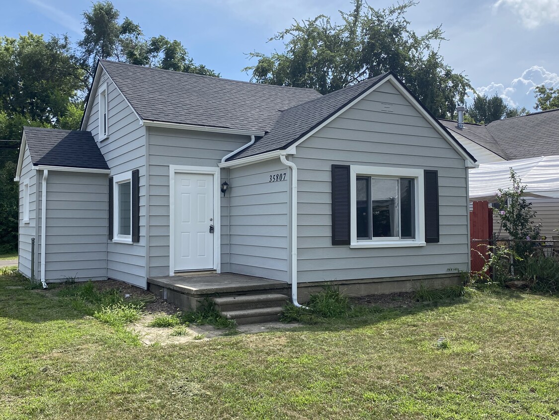 Primary Photo - 35807 Schley Ave