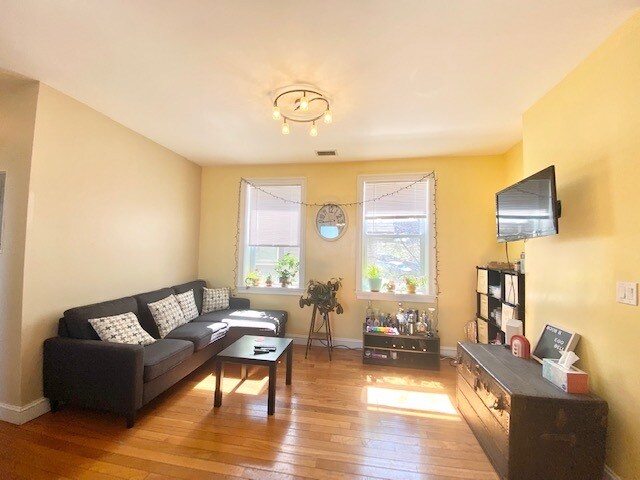 Foto del edificio - 61 Wait St