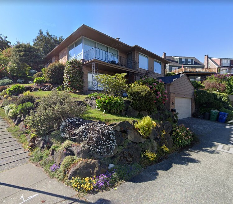 Foto principal - 2401 Eyres Plz W