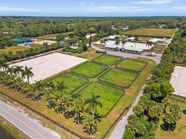 Foto del edificio - 1150 F Rd