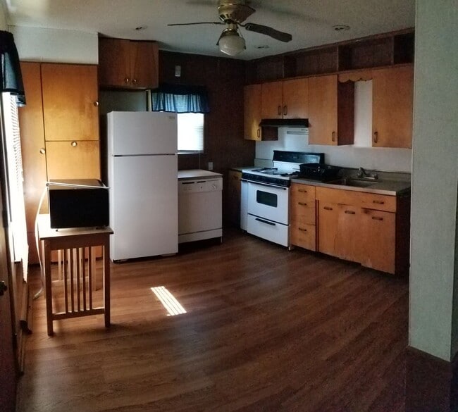 Foto del edificio - Beautiful Oakland Home with Finished Basement & Hardwood Floors