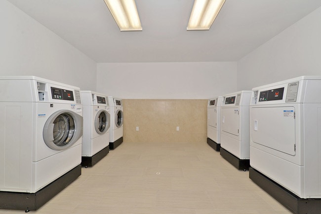 Building Photo - 115Bruen